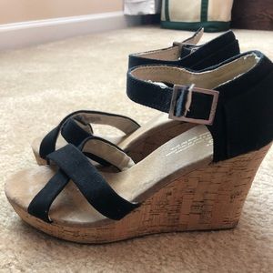 Toms Wedges